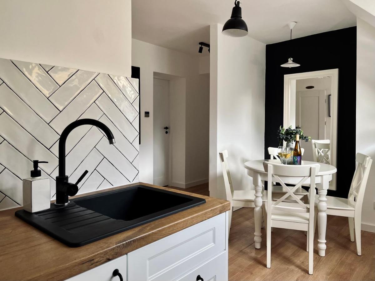 Apartament Dana Browna Jelenia Gora Bagian luar foto