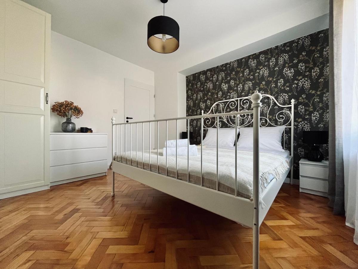 Apartament Dana Browna Jelenia Gora Bagian luar foto