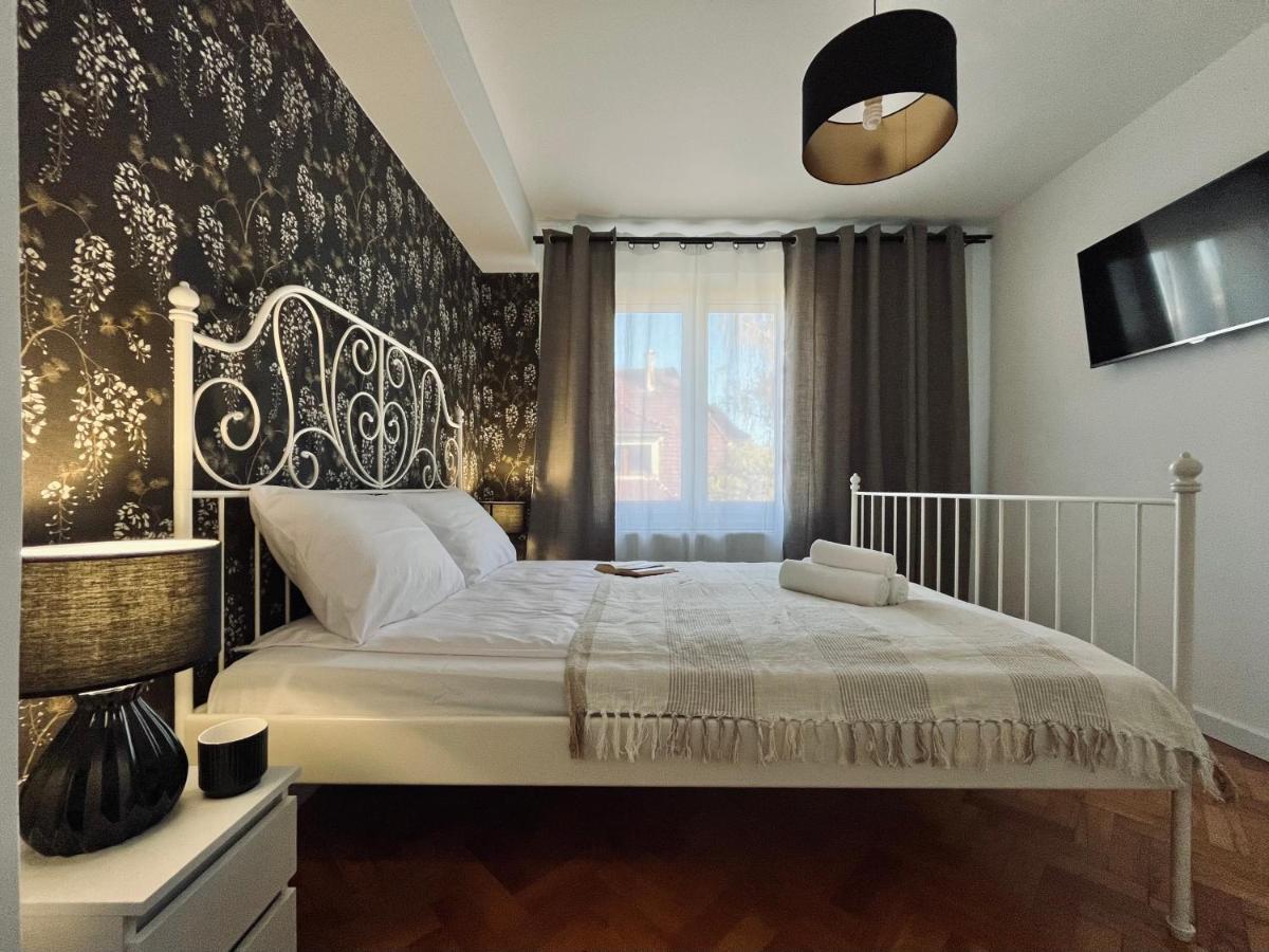 Apartament Dana Browna Jelenia Gora Bagian luar foto