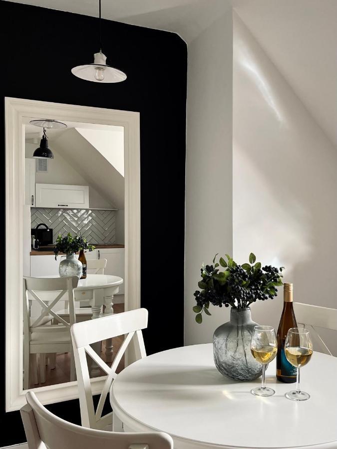 Apartament Dana Browna Jelenia Gora Bagian luar foto